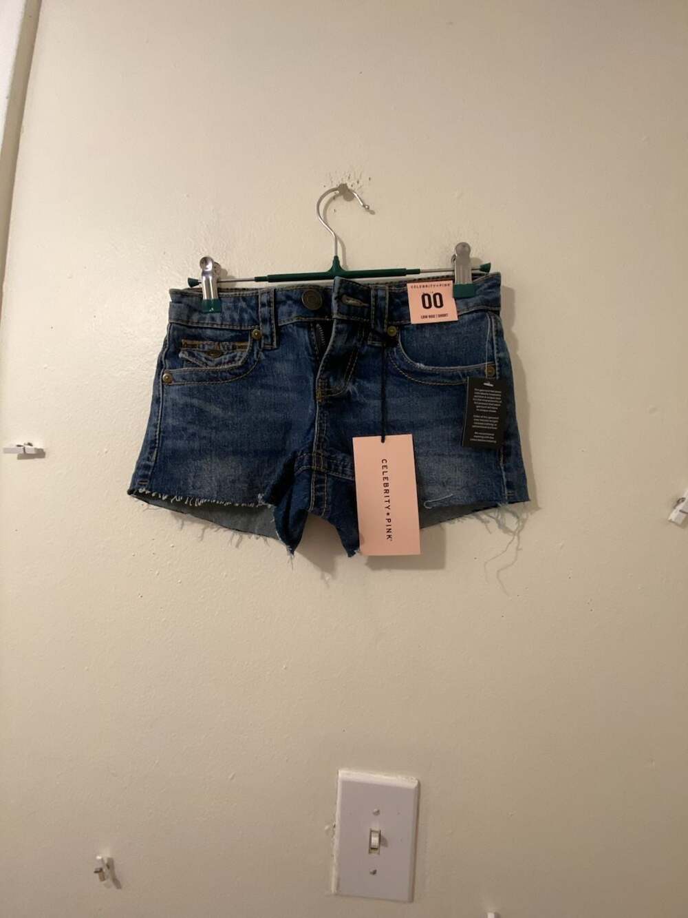 Celebrity Pink Low Rise Short Size 00 Blue Denim Cutoff